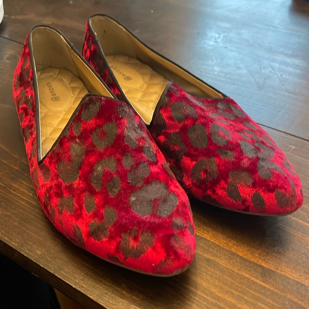 Birdies size 10 1/2. Worn only a handful of times! Red leopard print flats.